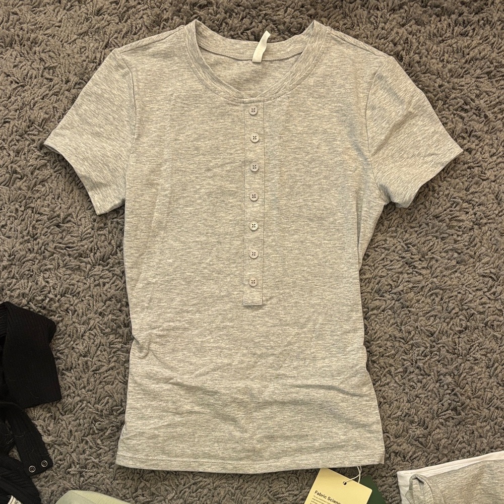 HALARA Heather Gray Short Sleeve Henley Tee